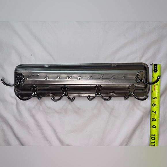 Chevrolet Valve Cover Coat Rack Garage Man Cave Wall Decor - Picture 3 of 3